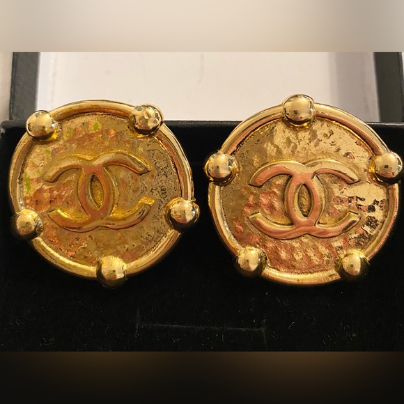 CHANEL CC logo earrings - Picture 3 of 9